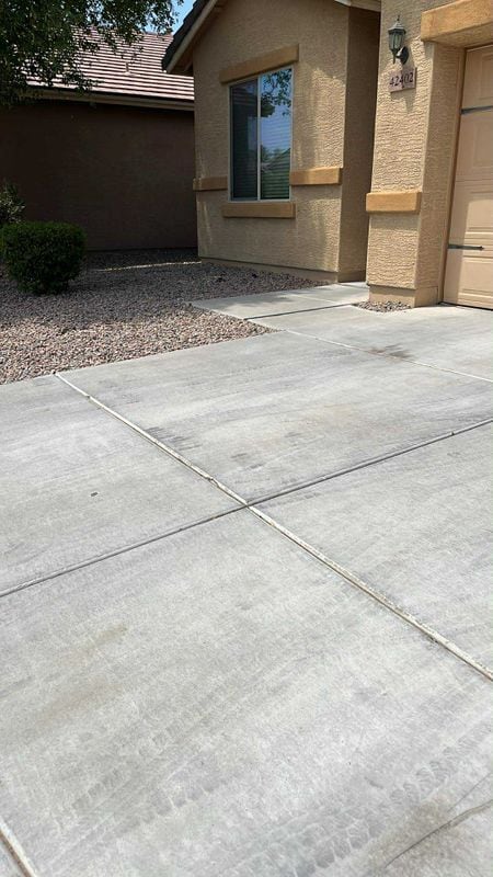 Building Photo - 42402 W Monteverde Dr