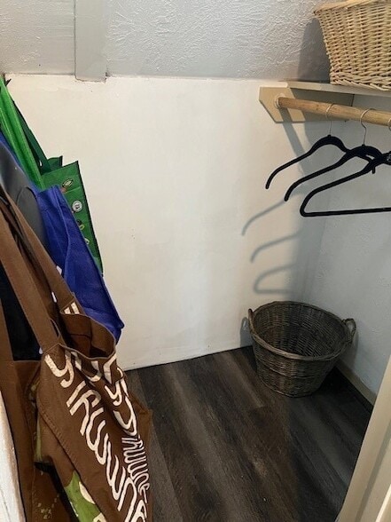 Building Photo - 4709 Park Dr