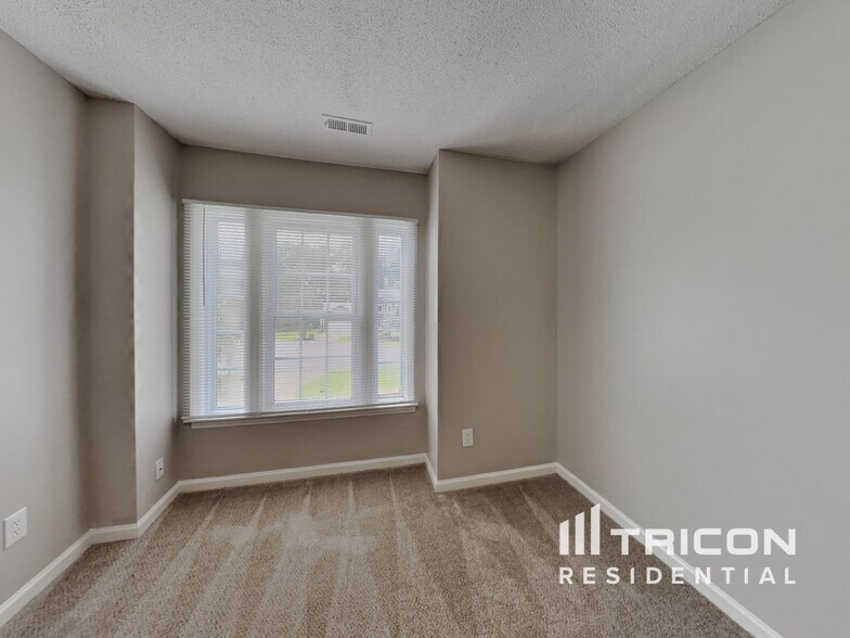 Building Photo - 229 Blair Dr
