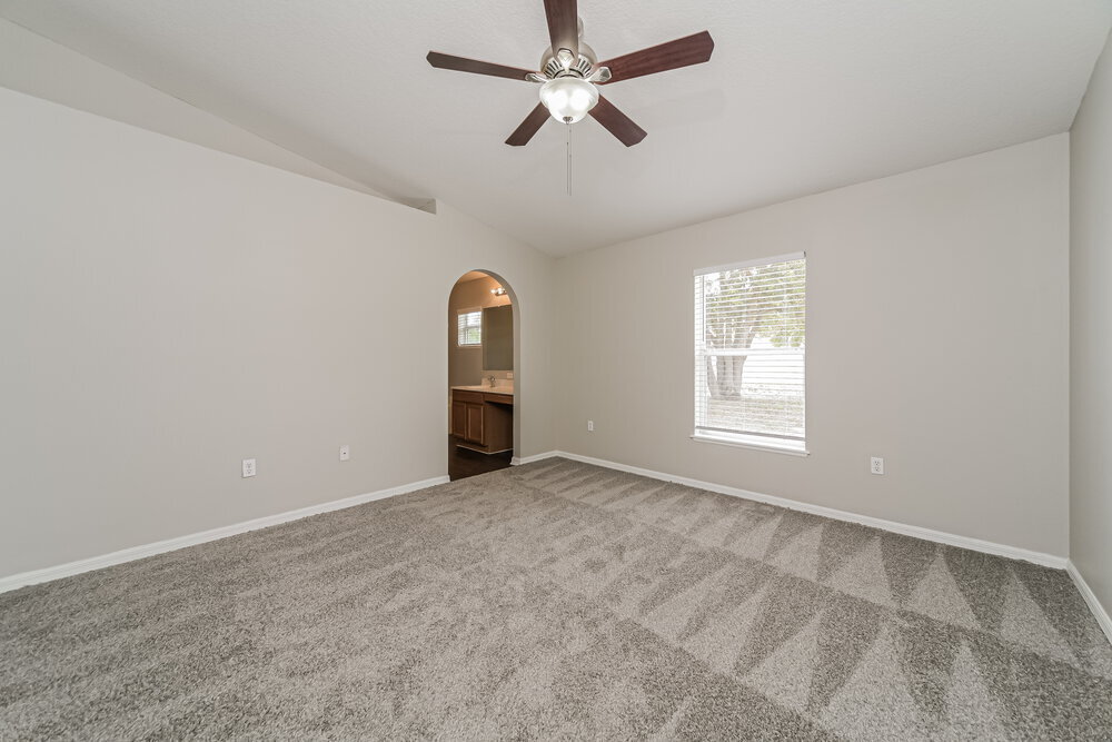 Building Photo - 433 Hammerstone Ave