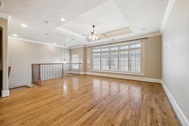 Building Photo - 1336 Studer St