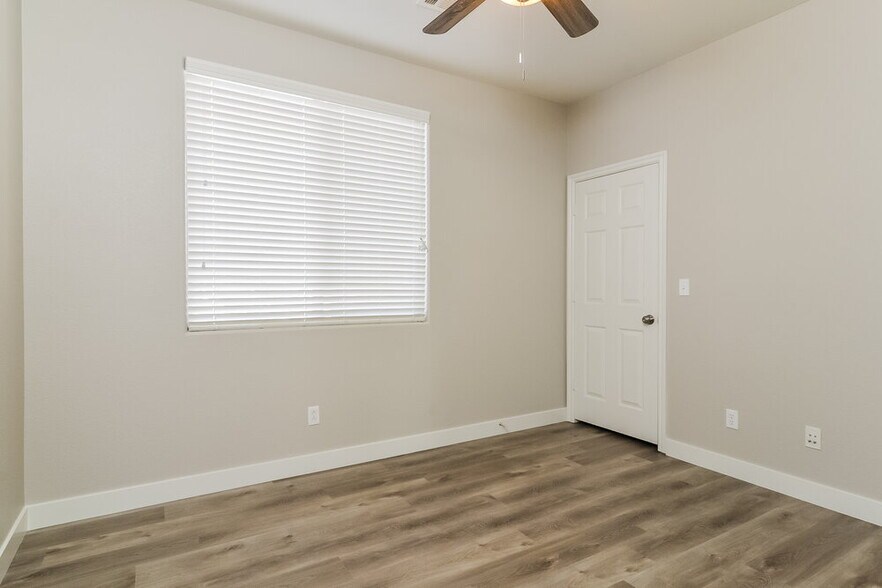 Building Photo - 649 Summit Valley Ln