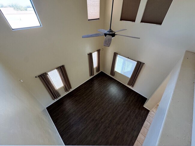 Building Photo - 3BR/2.5BA/2CG, 2072 sq.ft. rental in Sierr...