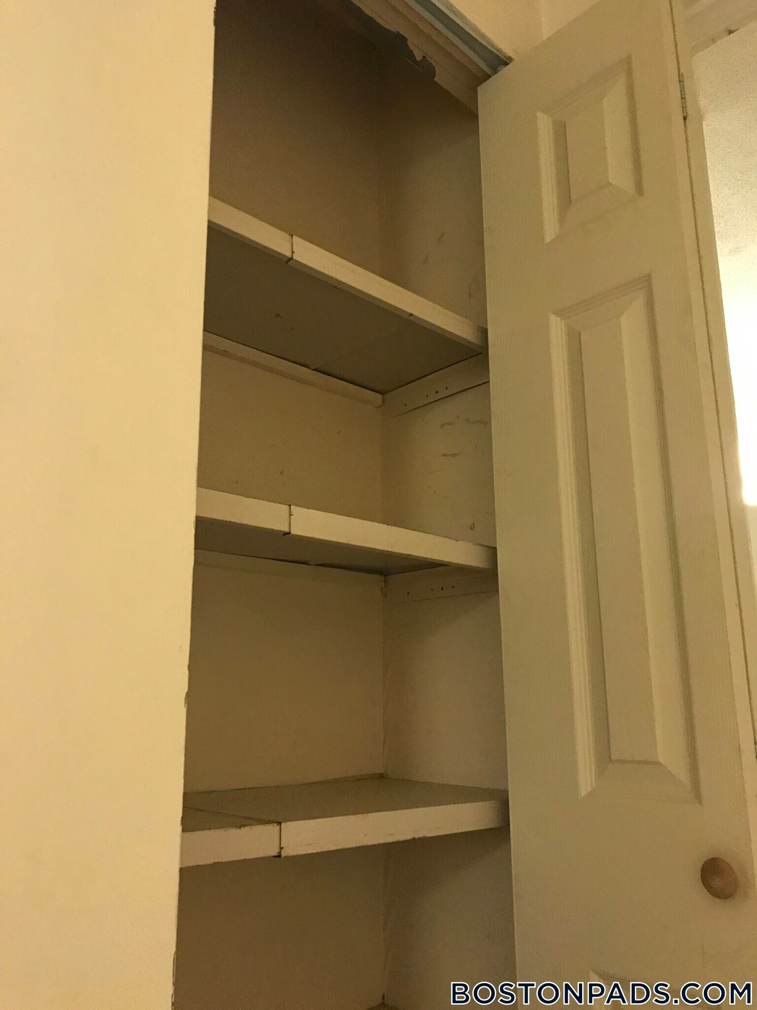 Building Photo - 144 Kenrick St