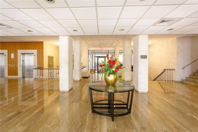 Building Photo - 1980 S Ocean Dr