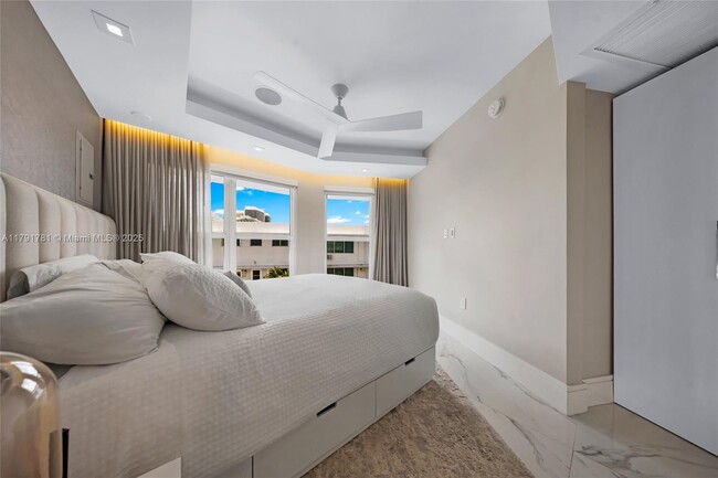 Building Photo - 10190 Collins Ave