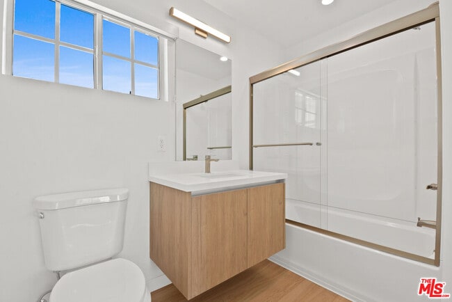 Building Photo - 2619 Carmona Ave