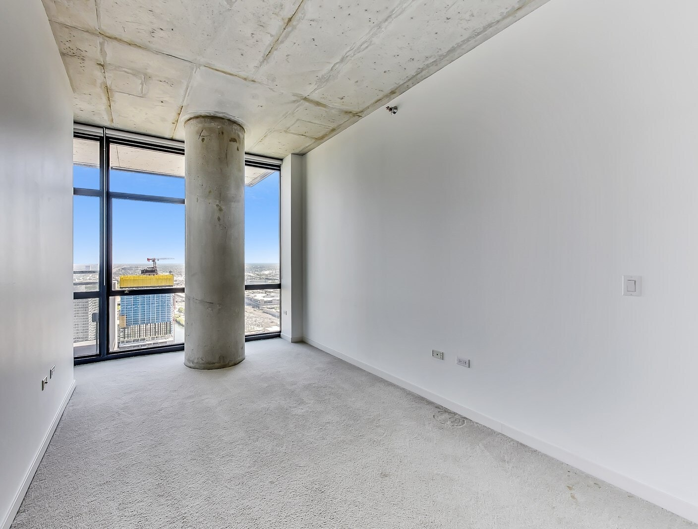 Building Photo - 235 W Van Buren St