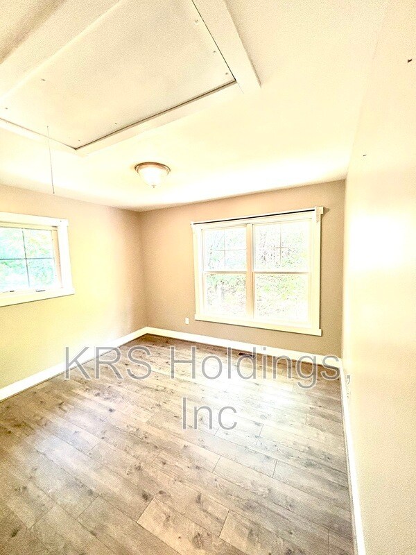 Building Photo - 175 Jordan Ln