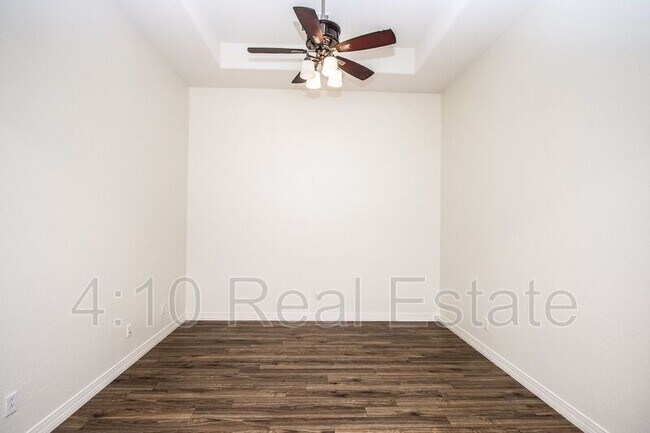 Building Photo - 14590 W Hidden Terrace Loop