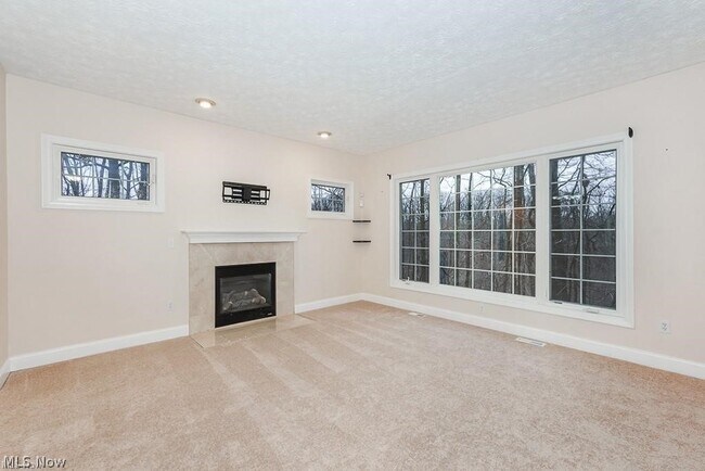 Building Photo - 3729 Edgehill Dr