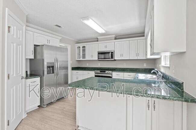 Building Photo - 5780 Carriage Hills Dr