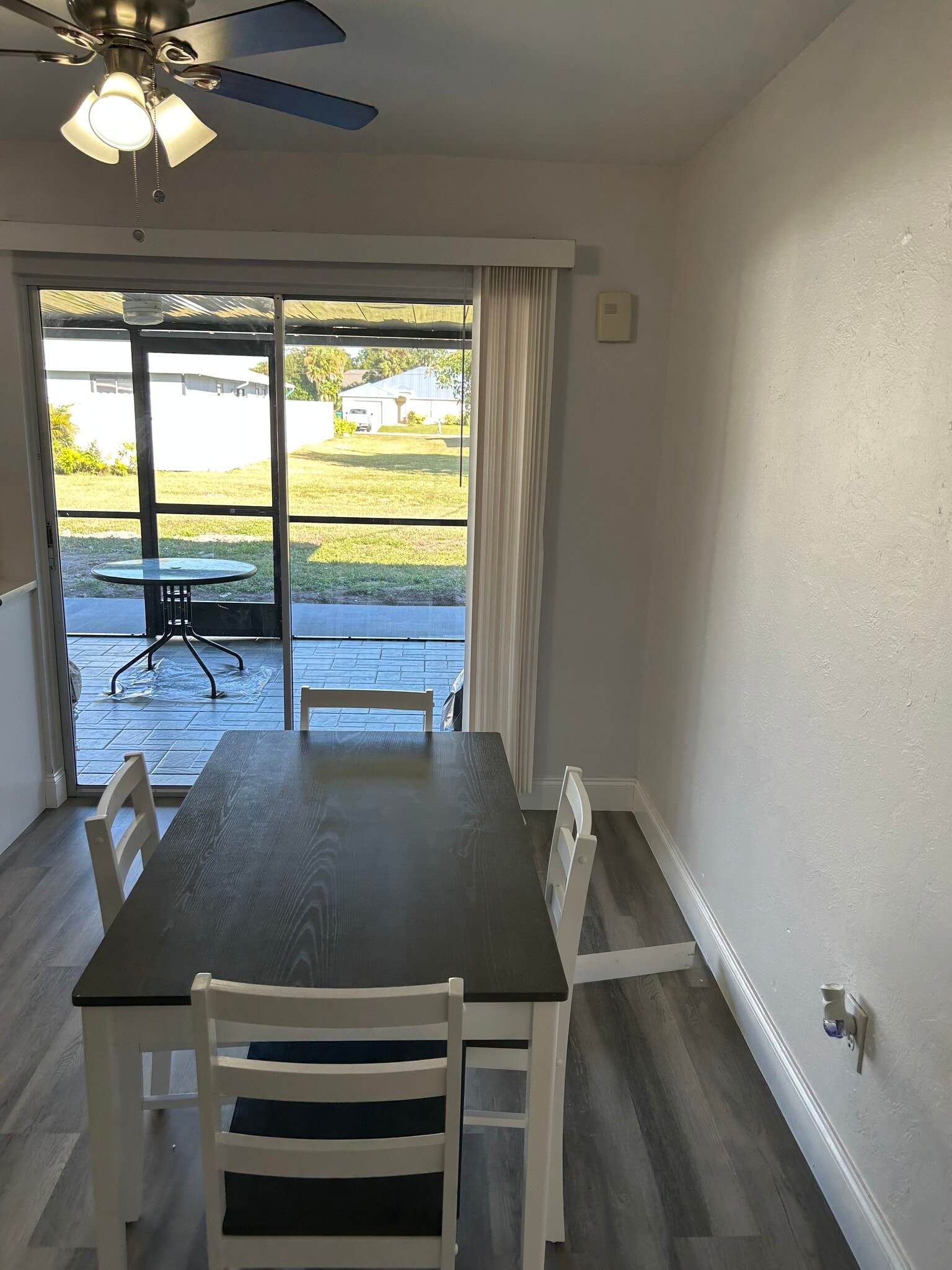 Building Photo - 413 NE 24th Pl