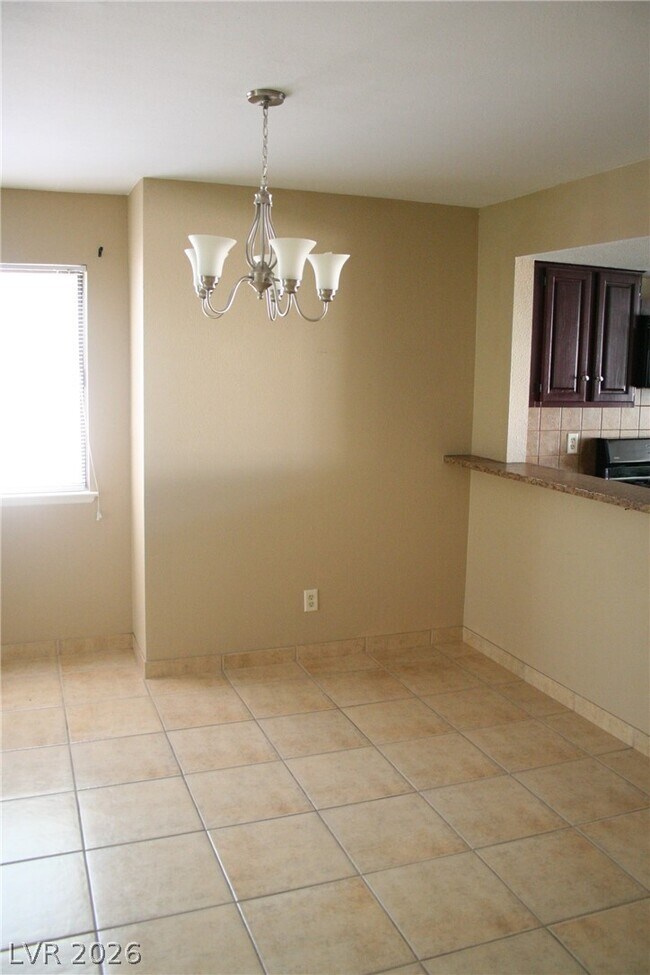 Building Photo - 2894 Lilac Ct