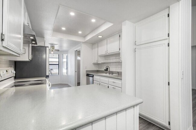 Building Photo - 151 Bronze Way
