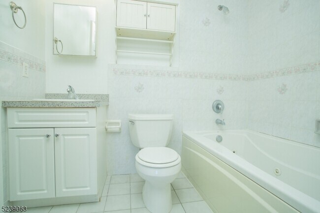 Building Photo - 572 Old Dover Rd