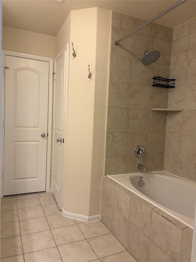 Building Photo - 14915 Silver Br Trl