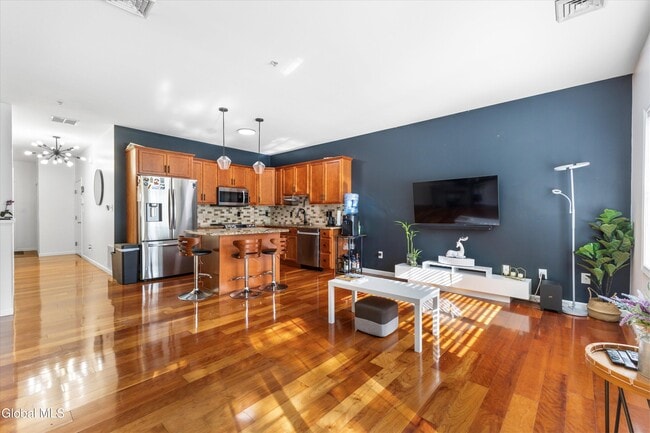 Building Photo - 401 Avalon Pl