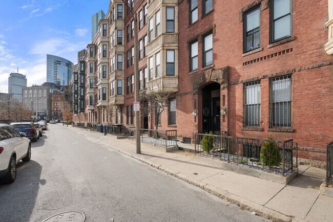 Building Photo - 19 Cortes St