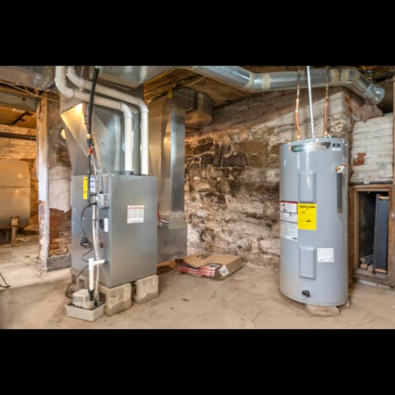 Building Photo - 15 Hackmatack St