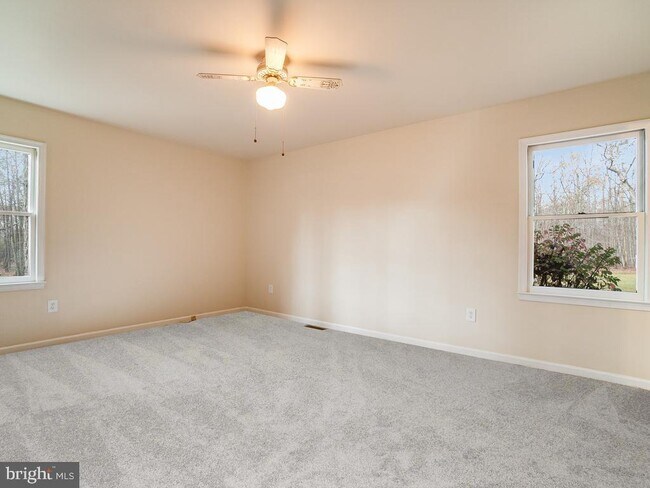 Building Photo - 26185 Independence Rd