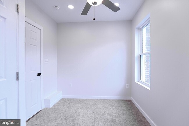 Building Photo - 2039 Rosedale St NE
