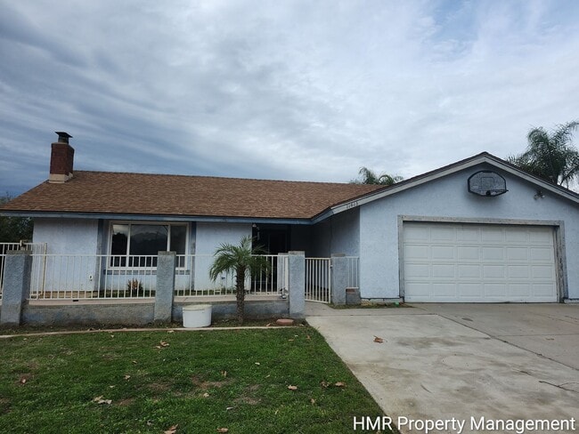 Building Photo - Spacious 4-Bedroom Home with Pool