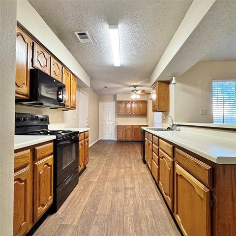 Building Photo - 2633 Ladywood Dr