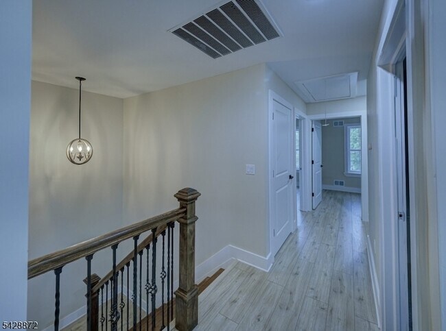 Building Photo - 8 Travers Ave