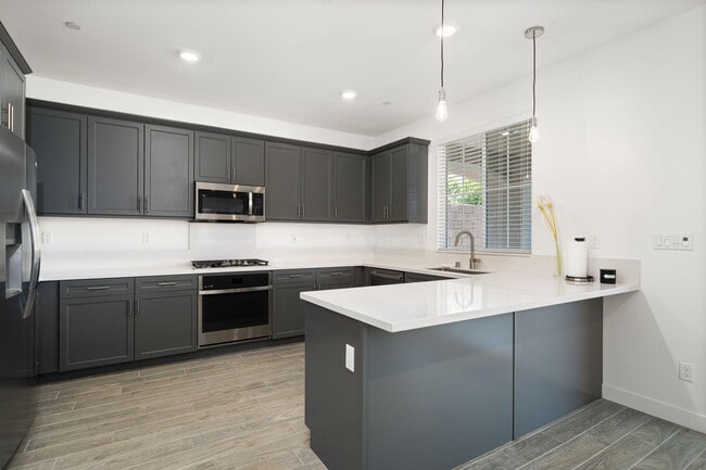Building Photo - 35393 Sereno Ln