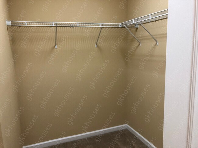 Building Photo - 6002 Cobblestone Creek Trail