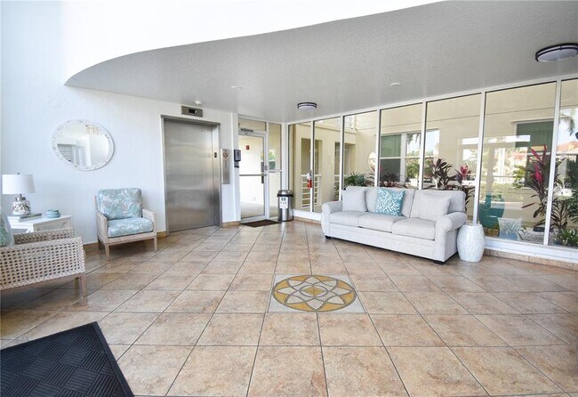 Building Photo - 6021 Bahia Del Mar Cir N