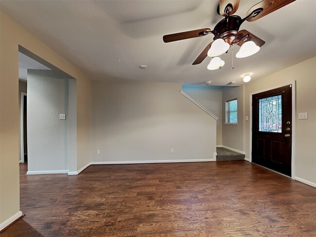 Building Photo - 11338 Log Cabin Ln