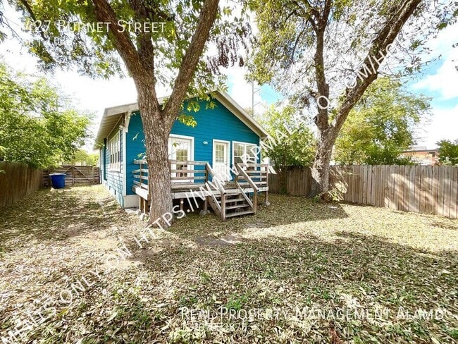 Building Photo - 1427 Burnet St