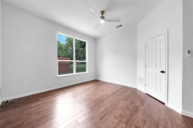 Building Photo - 3310 Meadow Wood Dr