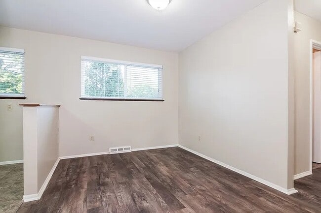 Building Photo - 2285 Pheasant Dr