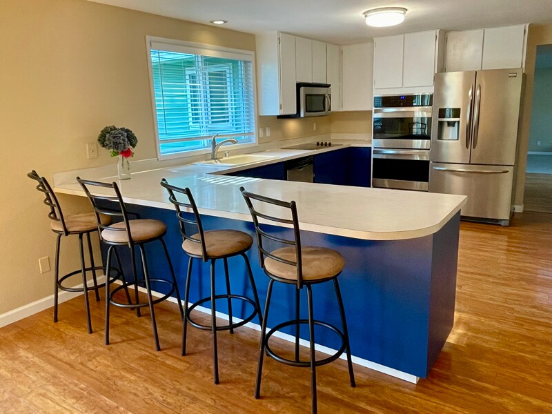 Building Photo - 1145 SW Leschi Dr