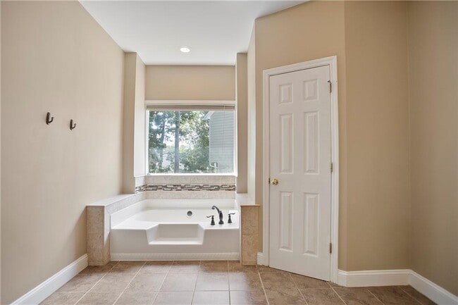 Building Photo - 5465 Derby Chase Ct