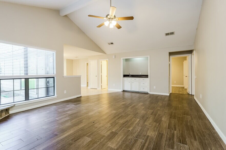 Building Photo - 11631 Alcott Dr