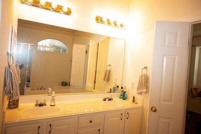 Building Photo - 15508 Whistling Straits Dr