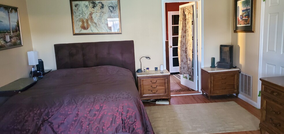 Master Bedroom & door to family room - 2620 Moody Ave