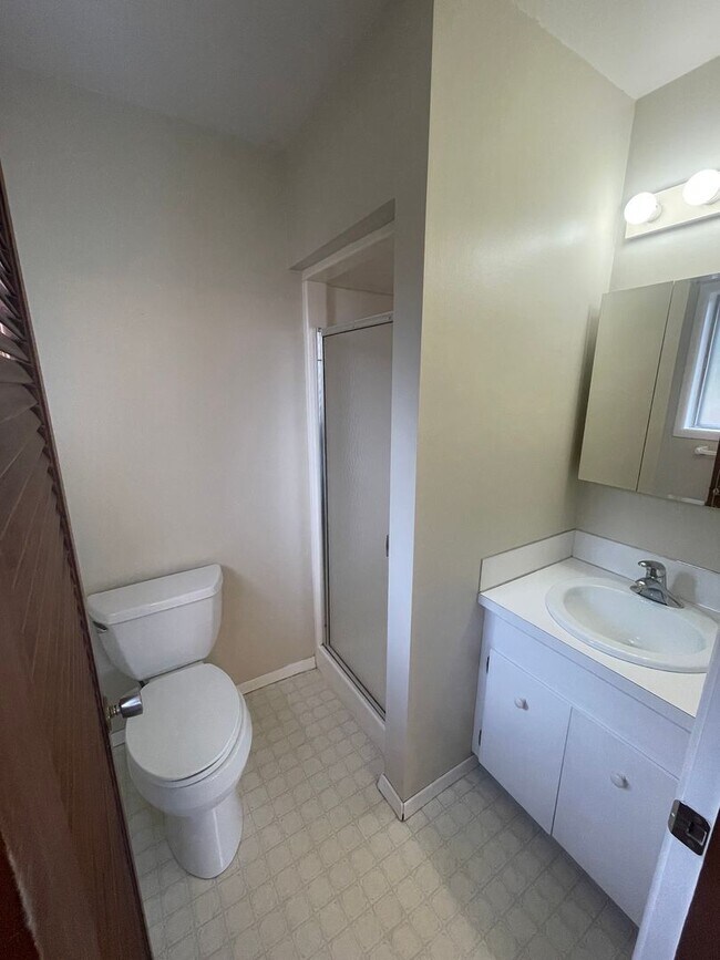 Building Photo - Amazing Freshly Updated Four Bedroom Two Bath Home In Amazing Lebanon Location!