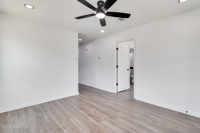 Building Photo - 142 Racca Rd