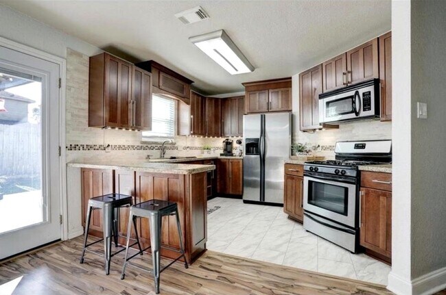 Building Photo - 4508 Stonebridge Dr