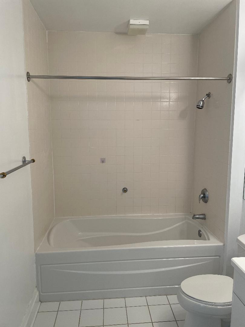 Building Photo - 33 W Ontario St