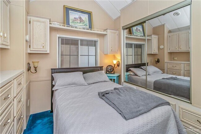 Building Photo - 18 Turner Rd