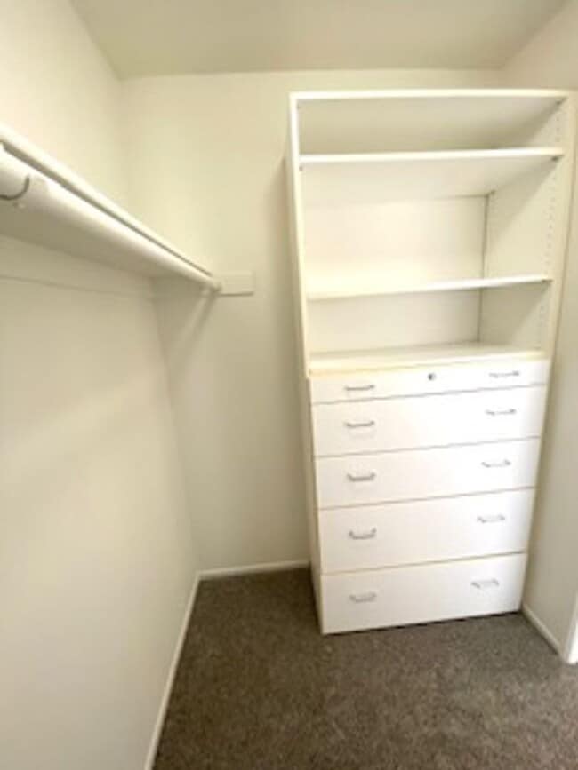Building Photo - $500 off second month's rent Remodeled 3 b...