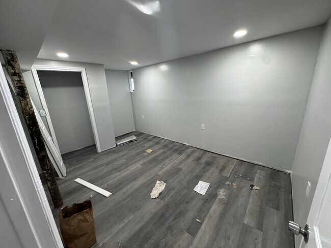 Building Photo - 17 Harding Terrace