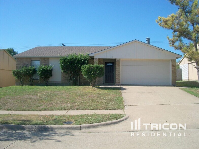 Primary Photo - 9215 Sophora Dr