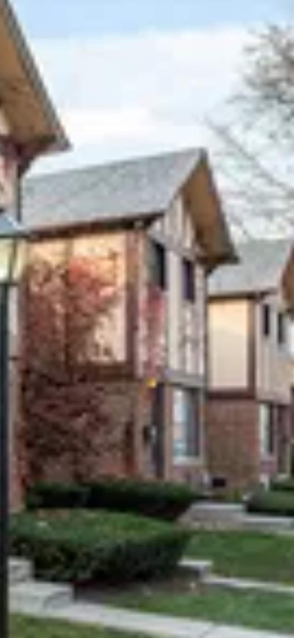 Building Photo - 1S154 Radford Ln